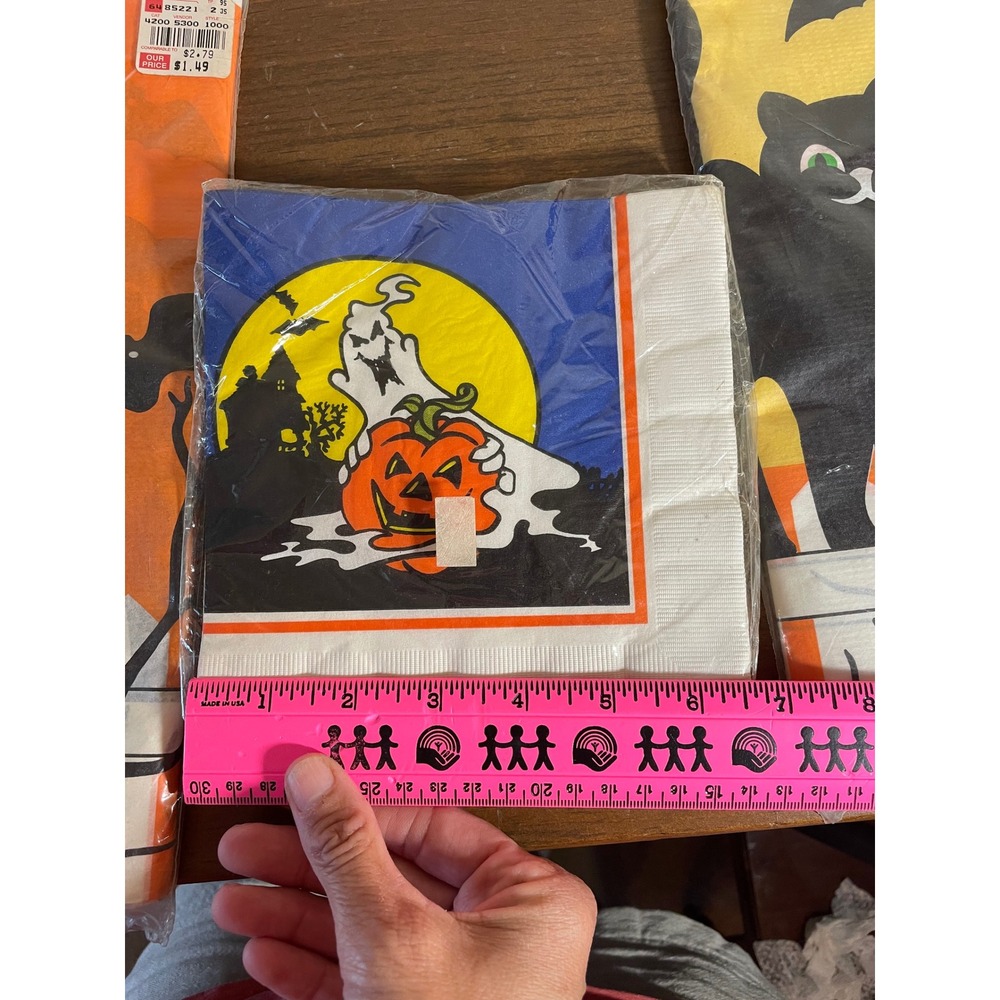 Vintage 1983 Halloween Party Set 2 Table Covers Black Cat Bats & Ghost Napkins - Picture 10 of 13